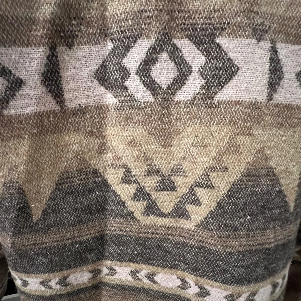 “Shacket” - Picture 5 of 7